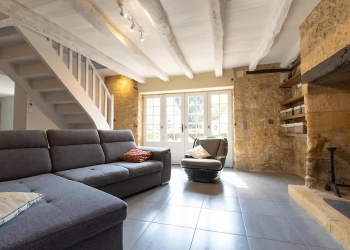 Avec Piscine Sur Le Domaine D'un Chateau Villa